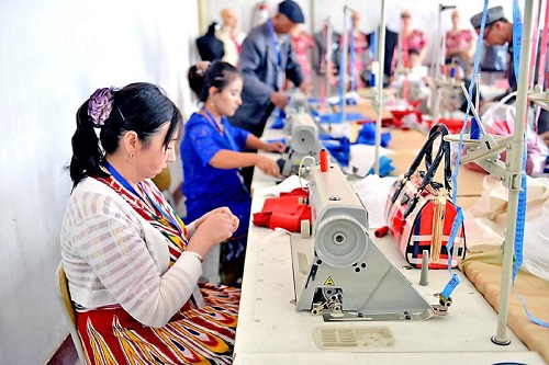 新疆纺织服装行业.jpg