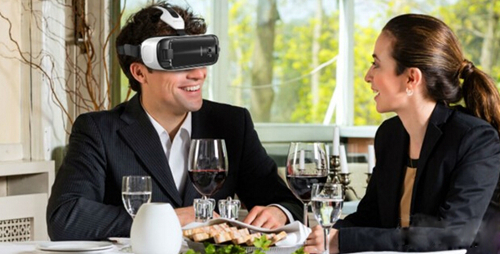 三星Gear VR 可以帮助你更享受的用餐