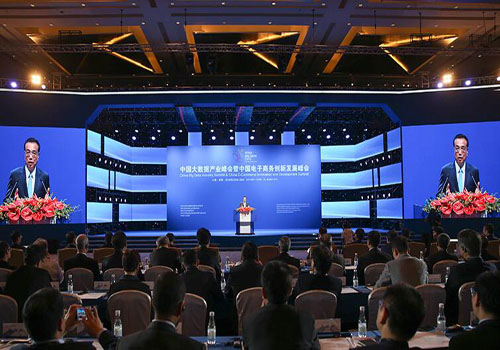 HTC王雪红：虚拟现实技术将推进大数据发展