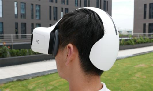 乐视虚拟现实头盔