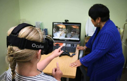 VR眼镜损伤视力