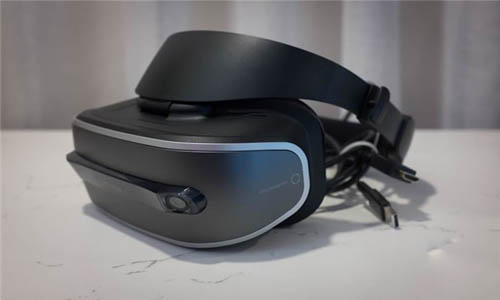 微软虚拟现实头盔