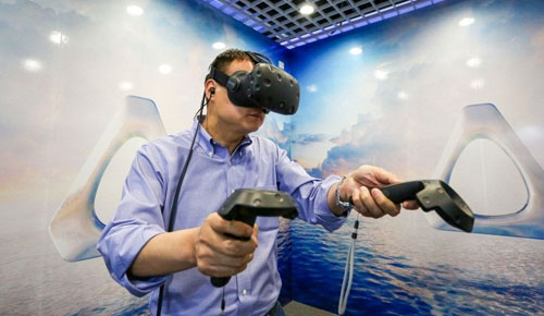 VR头盔虚拟现实体验