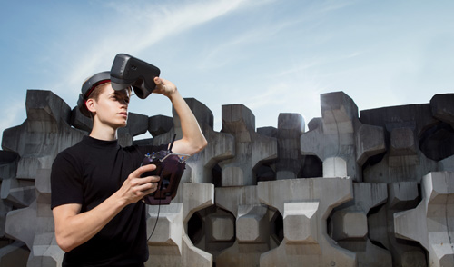 大疆飞行VR眼镜正式发售 黑科技满满