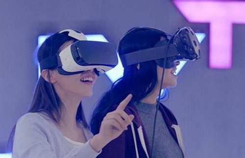 分析女性群体对推动VR市场发展的重要作用