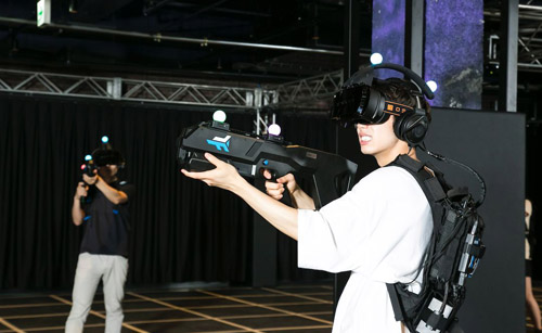 VR技术新应用 让你在虚拟空间自由行走