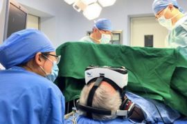 VR眼镜虚拟系统帮助减轻手术病痛