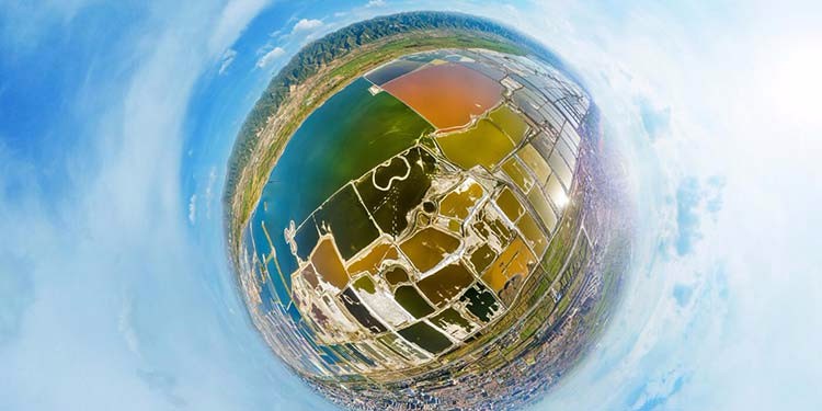 中国死海运城盐湖全景图片