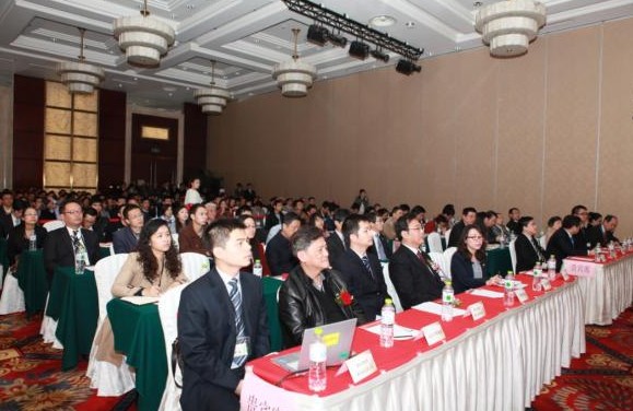 　　三菱电机集团(www.MitsubishiElectric.com.cn)于11月20日在武汉市举行绿色创新技术展2013，展出三菱电机在商业楼宇、城市创新、工业汽车及医疗技术等领域上的领先科技，吸引超过500名专业人士到场参观及交流。