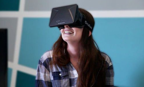 缺乏社交性的VR设备只是玩具？