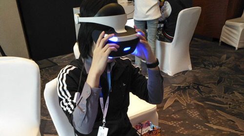 索尼ps4虚拟现实头盔