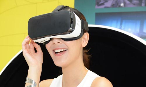 三星虚拟现实头盔Gear VR