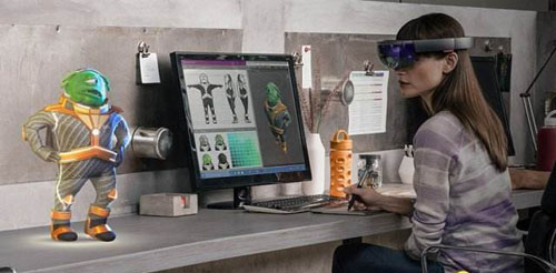 HoloLens发布首款多人AR游戏《飞车大战》
