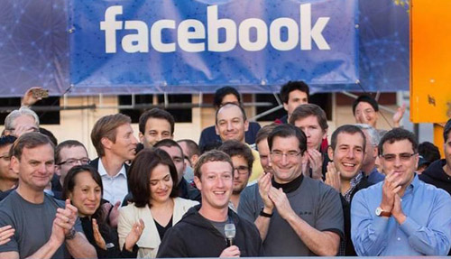 扎克伯格能否借助AR让Facebook重回巅峰？