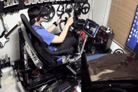 超豪华的虚拟现实头盔赛车游戏体验